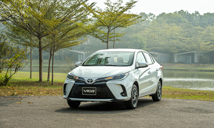 Toyota Vios 2022: Giá lăn bánh và thông số