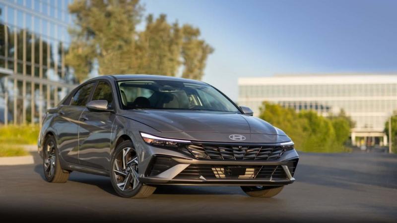 Hyundai Elantra 2024: Đỉnh Cao Của Sự Hoàn Hảo Trong Phân Khúc Sedan