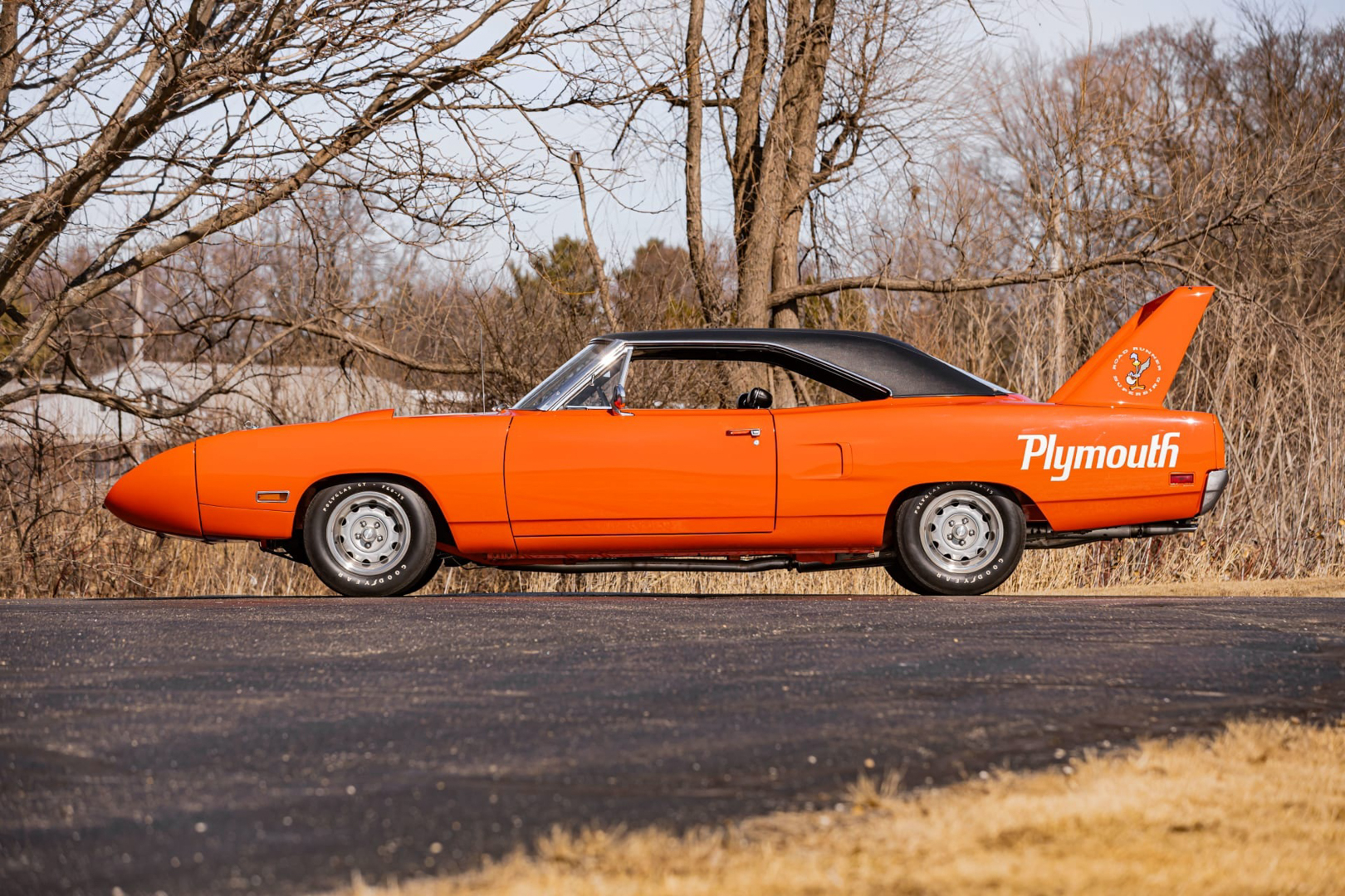 Plymouth Roadrunner Superbird, orange, mecum auction