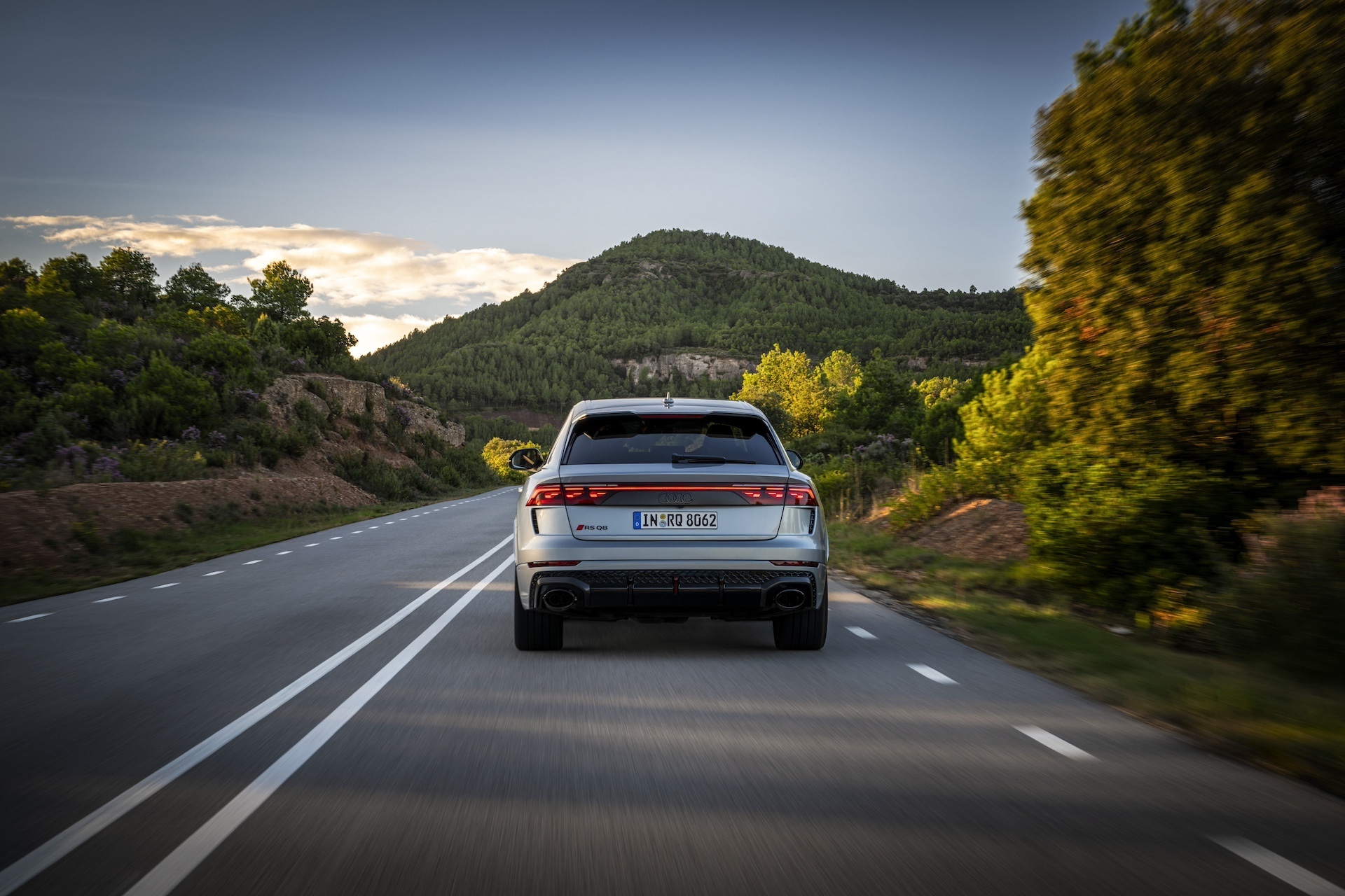 2025-audi-rsq8-review-jerry-perez-the-drive-9