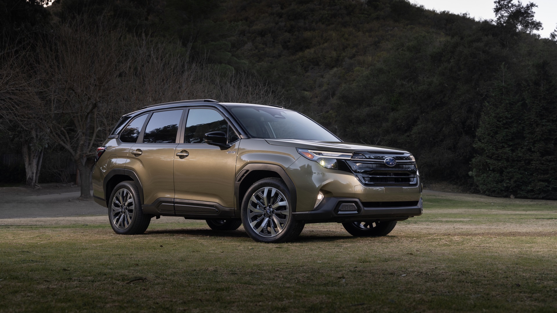 2025_subaru_foresterhybrid_02