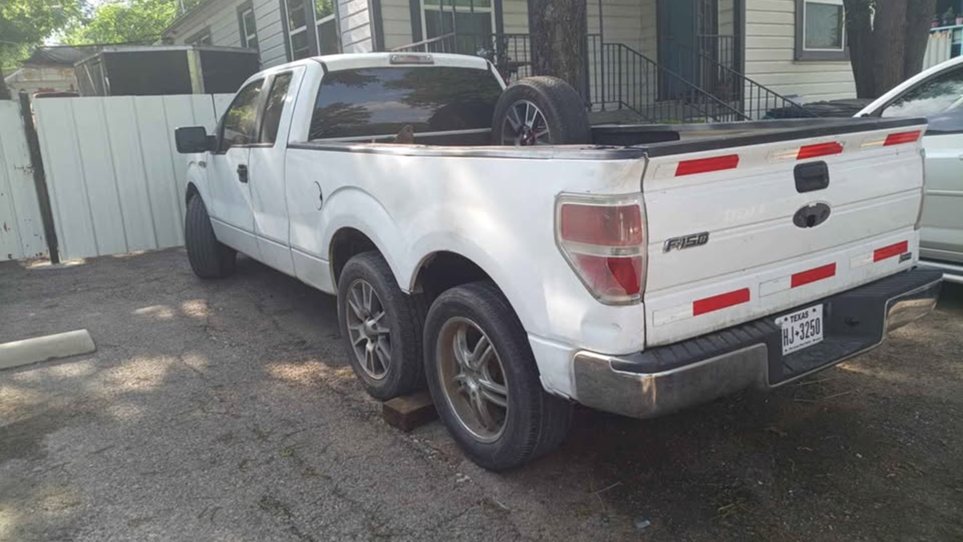 494372008_1723134921890880_305476237958695598_nr-1 Ford F-150 6x6 for sale on Facebook Marketplace