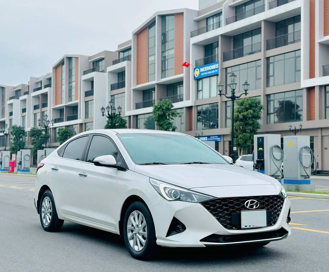 Hyundai Accent cũ.