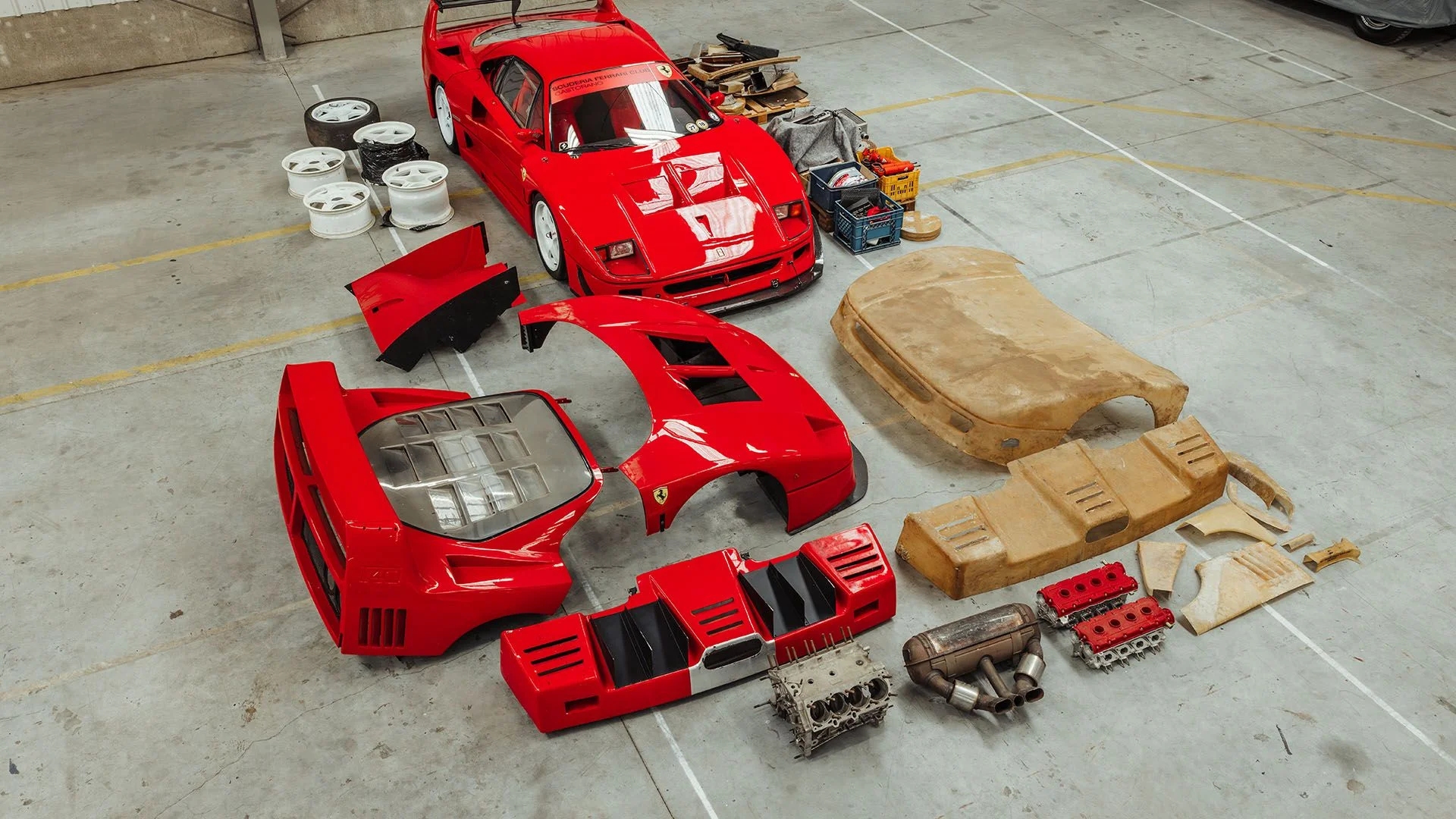 broad-arrow_1989-ferrari-f40-competizione_05