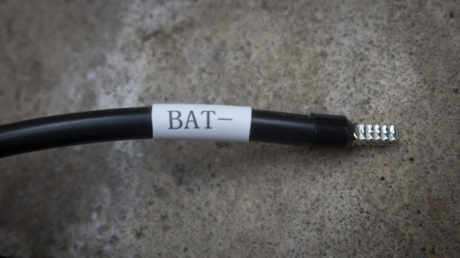 Bluetti Charger 1 cable.