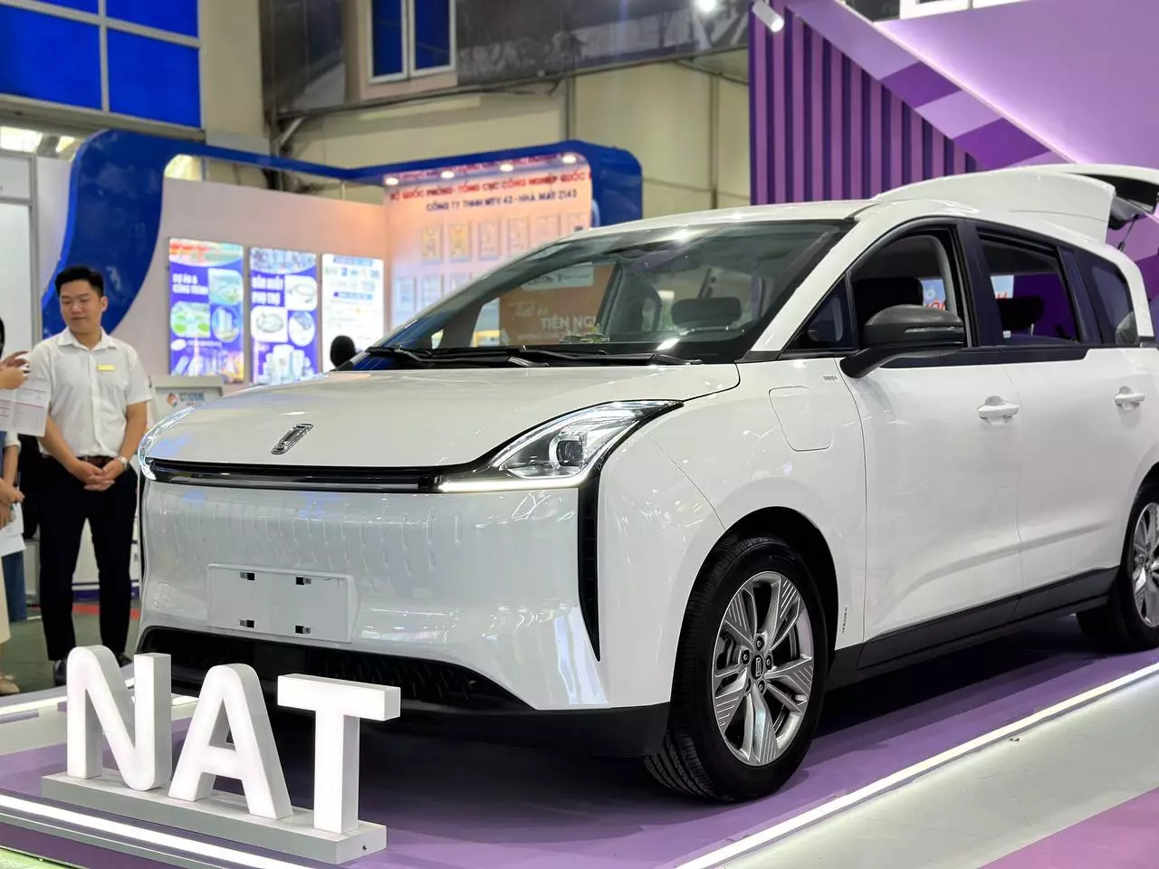FAW Bestune NAT không có lưới tản nhiệt giống phần đa các mẫu ô tô điện.