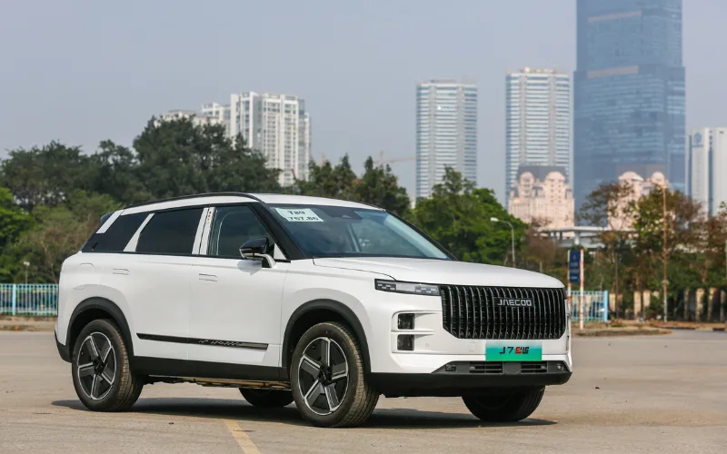 jaecoo-j7-6-png Jaecoo J7 2025 có 02 hệ động cơ tùy chọn bao gồm: 1.6L Turbo và 1.6L + Mô tơ điện