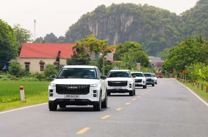 Trên các tuyến đường đông đúc, hệ thống hỗ trợ lái xe khi tắc đường (TJA) đóng vai trò như một trợ lý thông minh 1