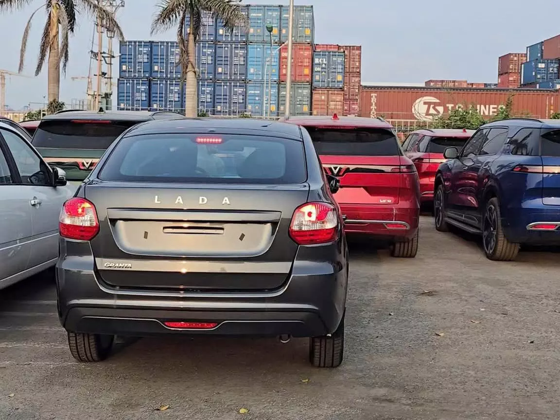 Lada Granta - Lựa chọn giá rẻ.