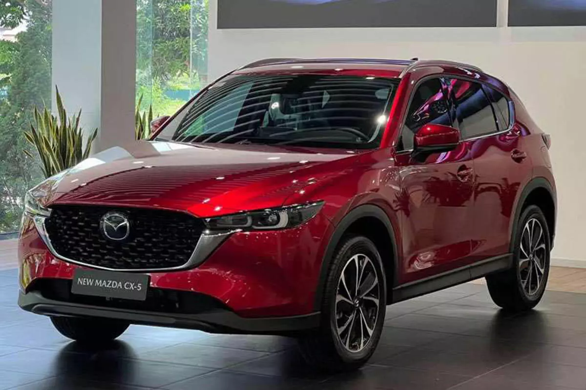 Giá xe Mazda CX-5 2025 khởi điểm chỉ còn 715 triệu đồng tại đại lý 1