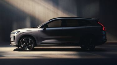 New Volvo XC70 - side profile