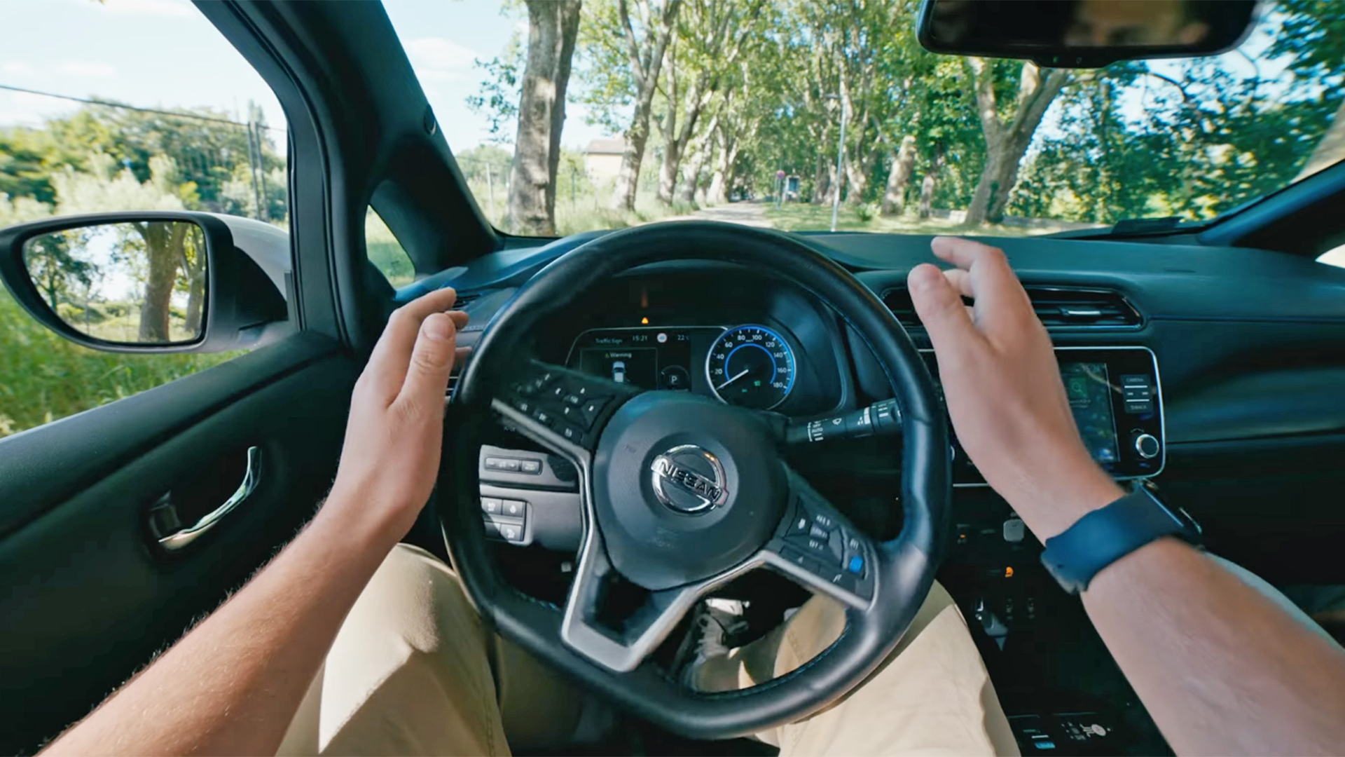 nissan-leaf-steering-1 Nissan Leaf steering wheel hacked