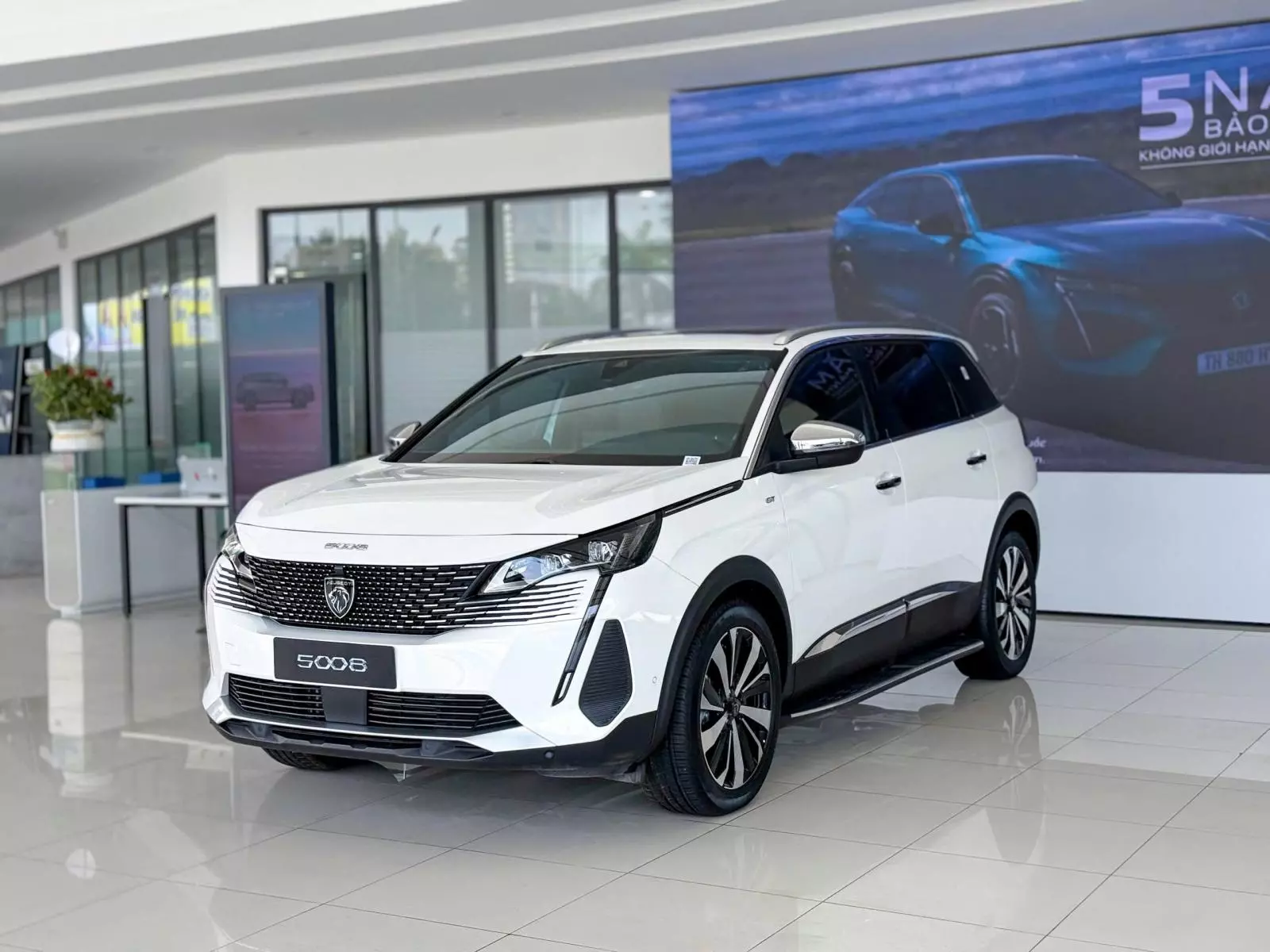 Thông số kỹ thuật Peugeot 5008 2025: Công nghệ Pháp trong từng chi tiết