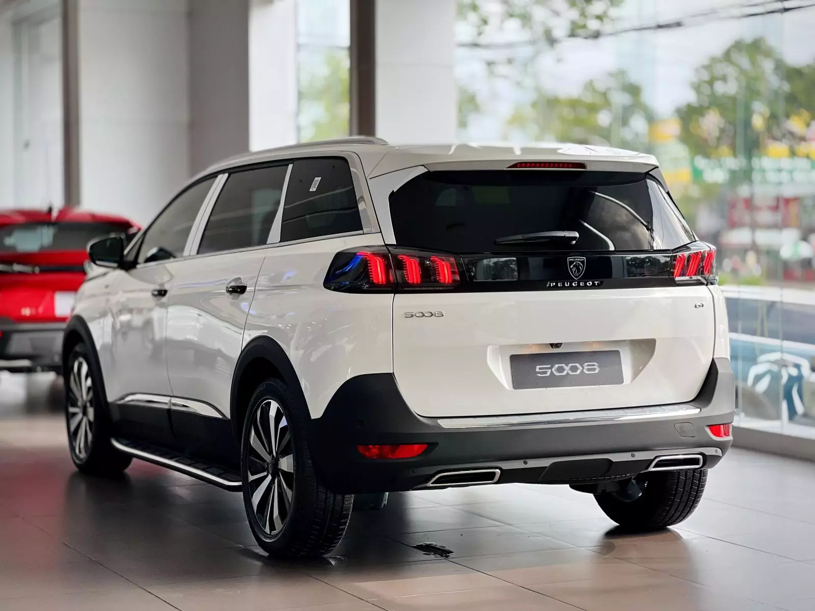 Thông số kỹ thuật Peugeot 5008.