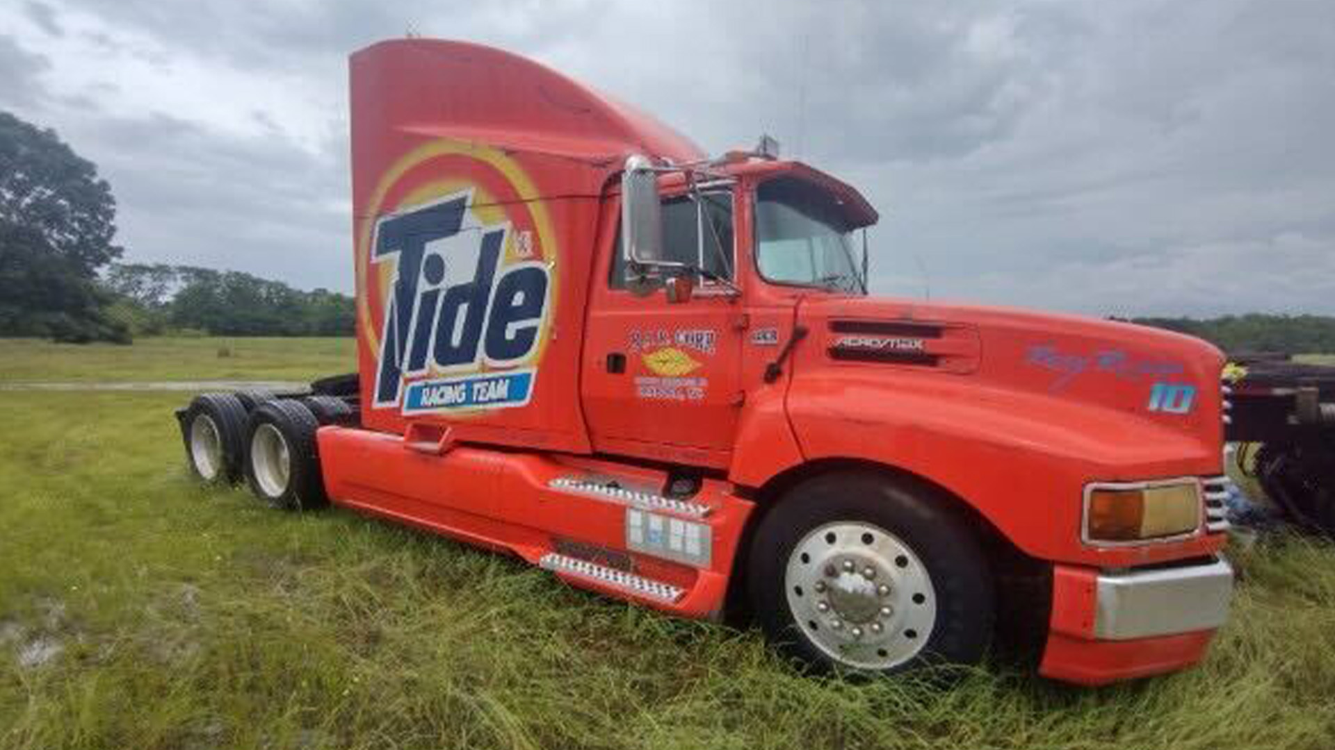 tide-ride-hero-1-1 nascar hauler