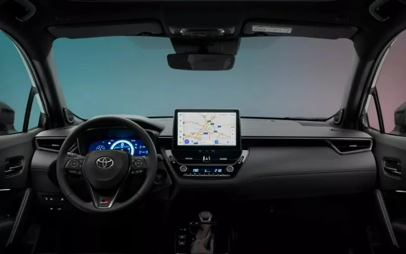 toyota-corolla-cross-2026-5-png Không gian nội thất của Toyota Corolla Cross đã trải qua một số thay đổi mang tính thực tiễn cao