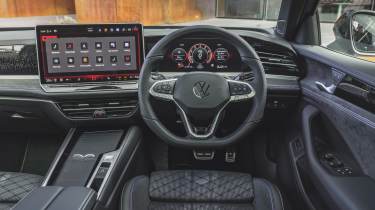 Volkswagen Passat Estate UK - dash