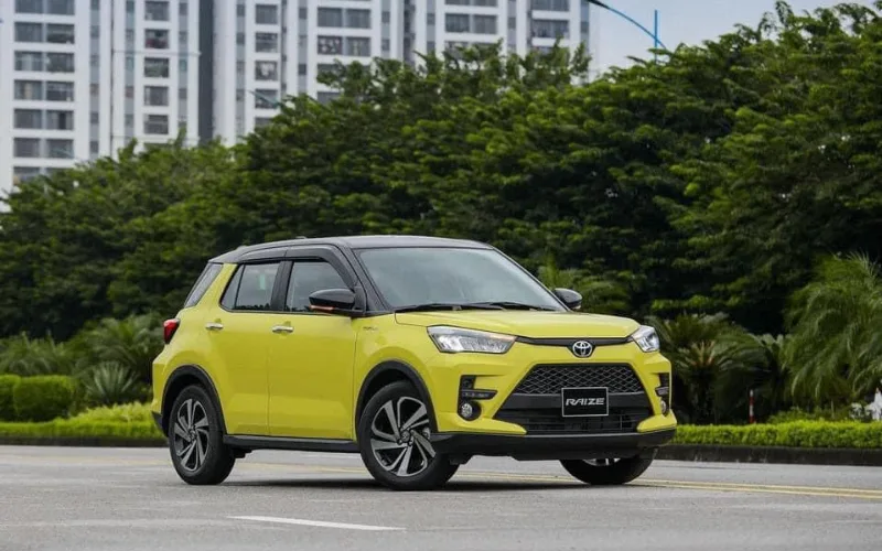 xe-o-to-cho-nu-di-7-png Toyota Raize là mẫu SUV đô thị cỡ nhỏ đang rất được ưa chuộng bởi sự nhỏ gọn nhưng vẫn đầy đủ tiện nghi