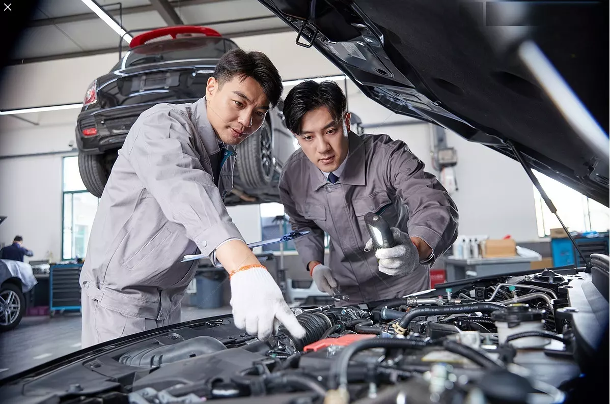 hệ thống điện tử là một trong những nguyên nhân chính gây ra các sự cố trên xe sang cũ.