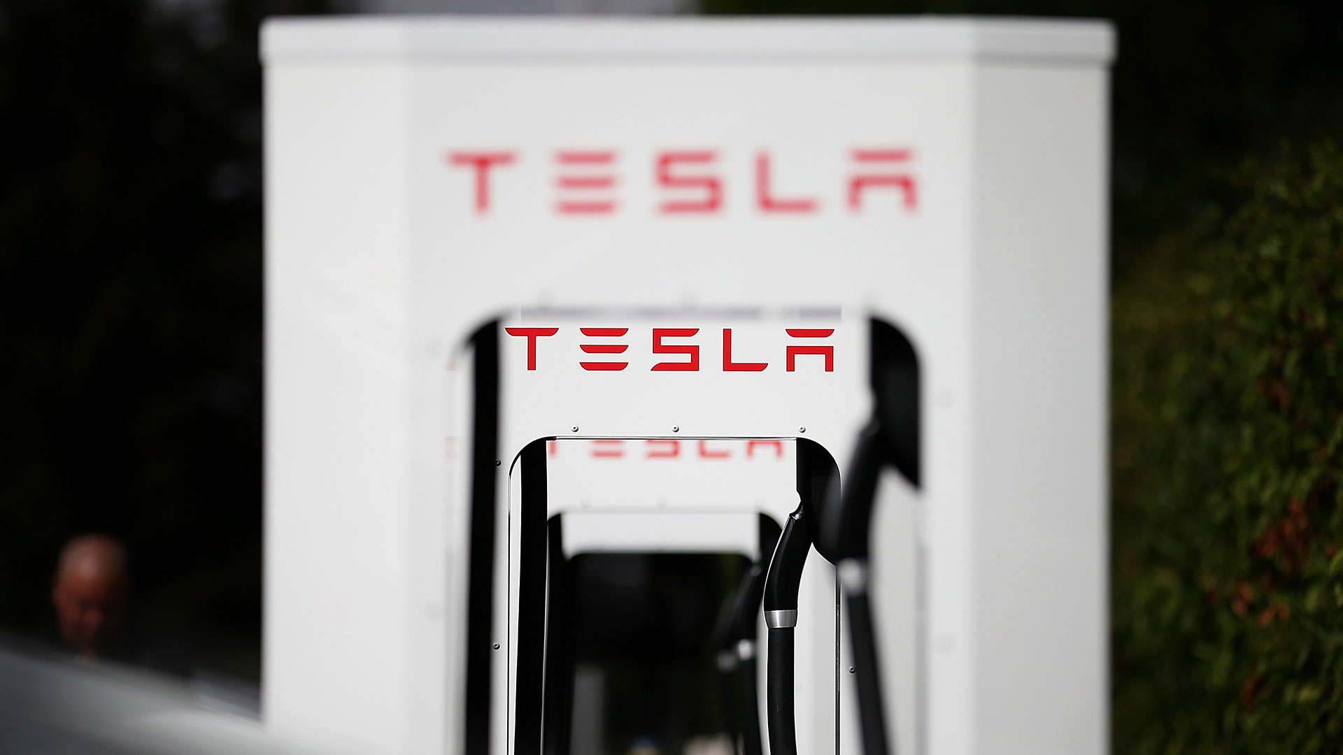 060116-tesla-supercharger-hero-1 Tesla Supercharger Station