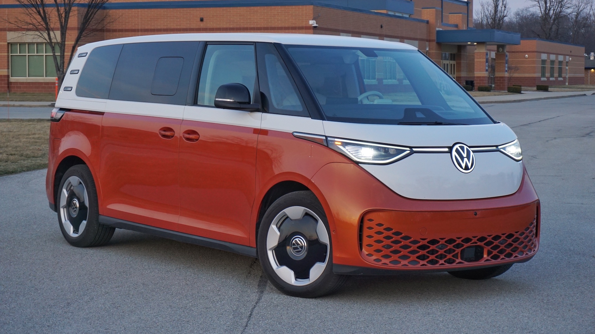 2025-vw-id-buzz-review-jerry-perez-1