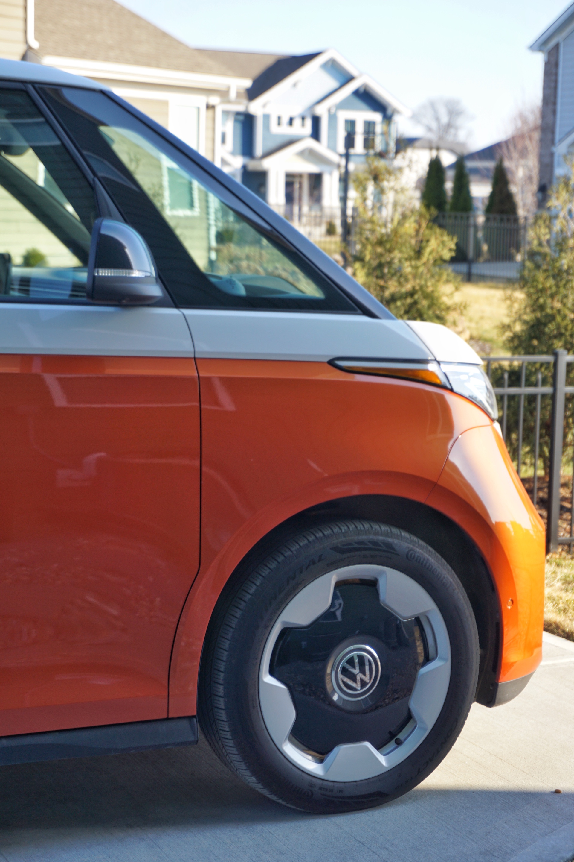 2025-vw-id-buzz-review-jerry-perez-37