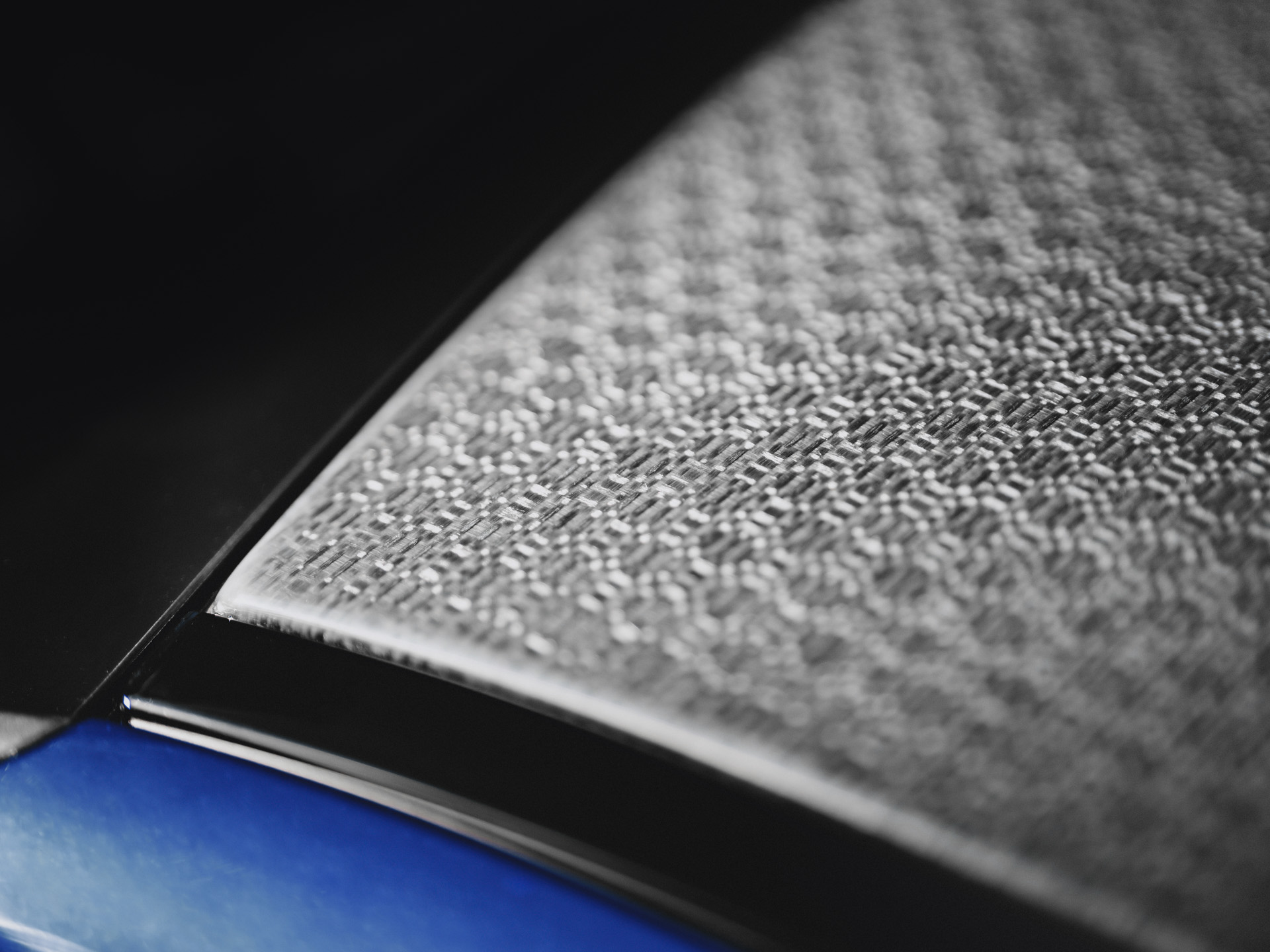 bmw-flax1-p90605023_highres_ready-for-series-pro Flax-fiber roof panel.