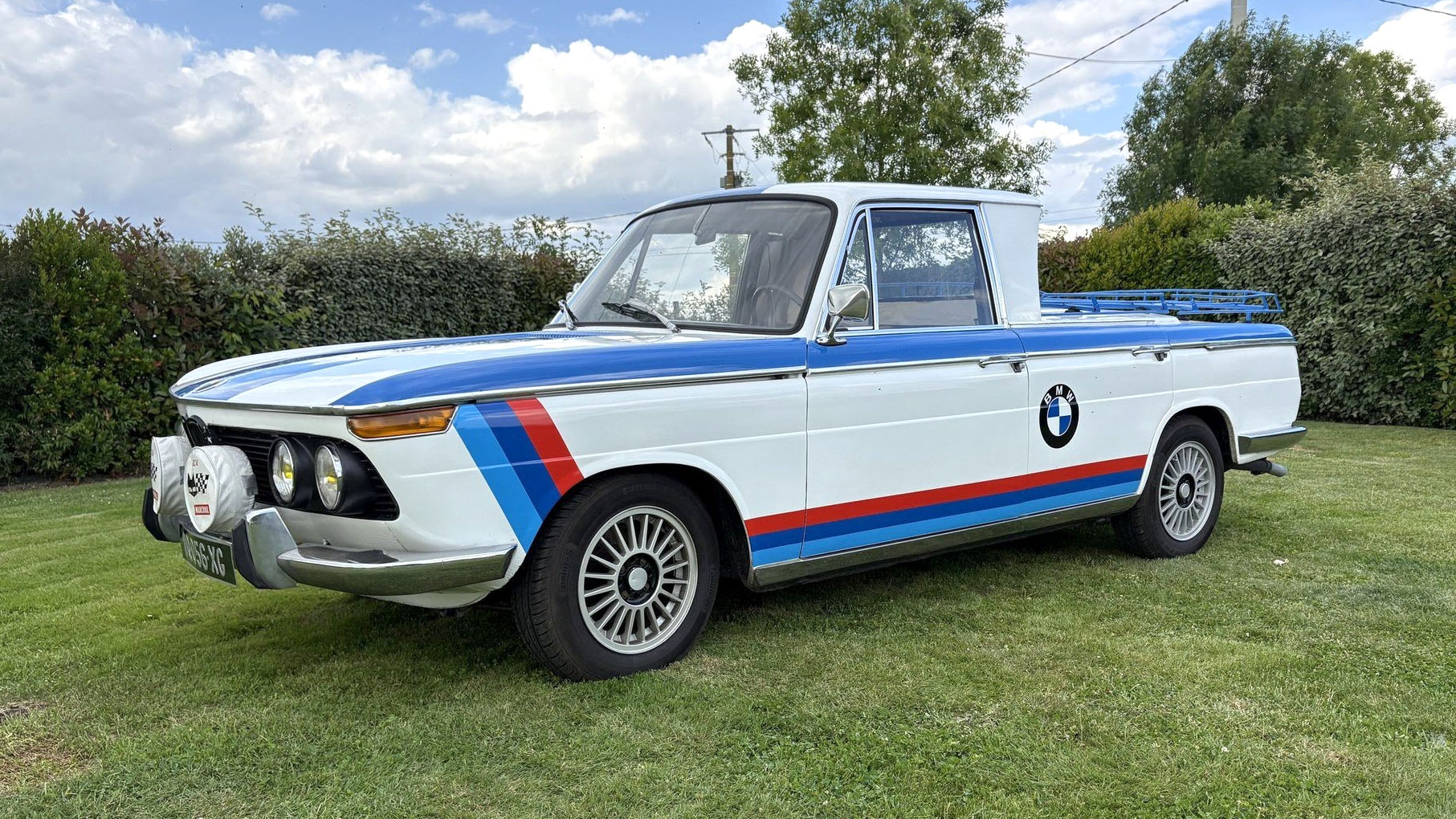 cbaebc9e-16da-4633-8b87-54c5f878-copy-1 Image of BMW 1800 TI pickup, front three quarters