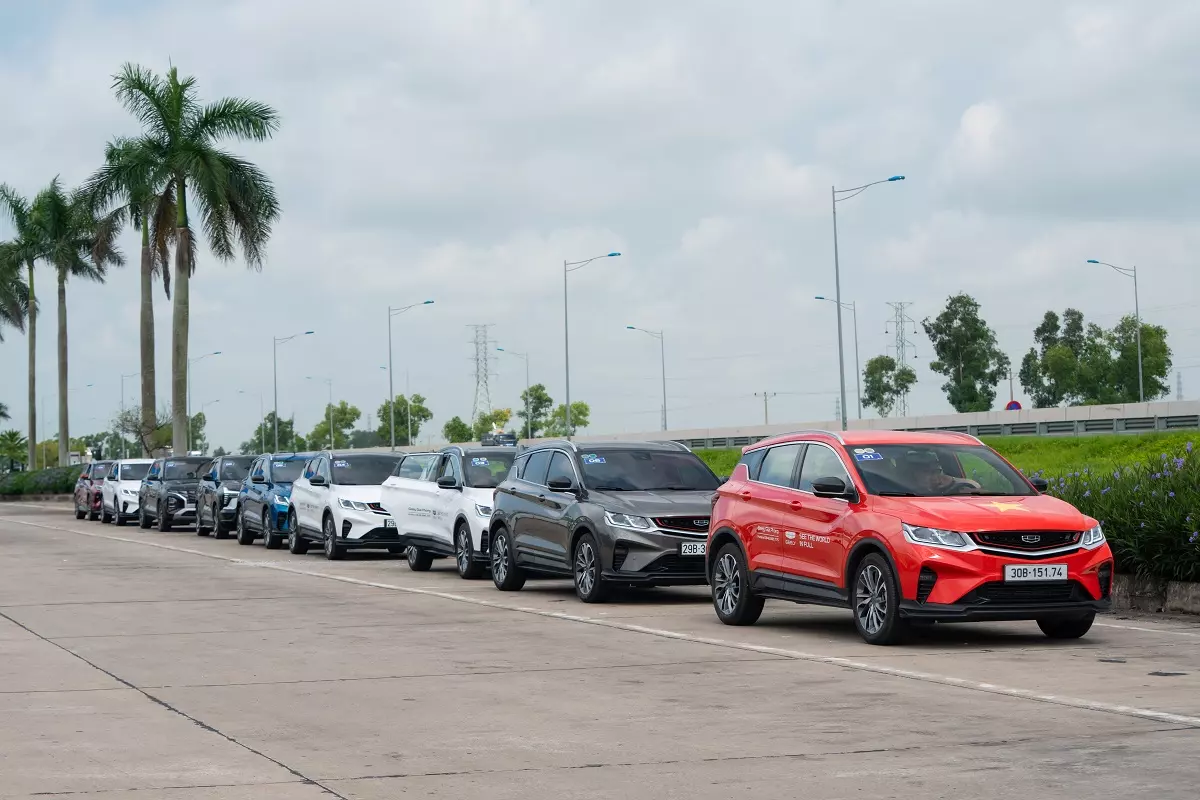 Đoàn xe Geely Coolray sẵn sàng cho hành trình khám phá từ Thủ đô về thành phố cảng.