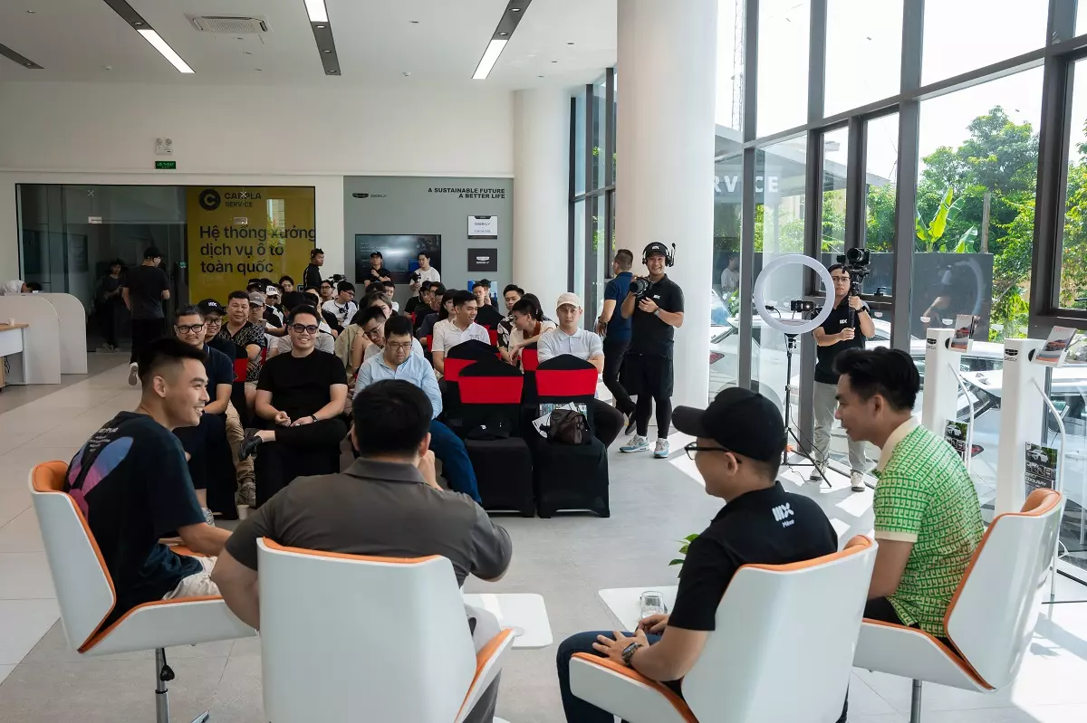 Không khí sôi động tại sự kiện offline cộng đồng mê xe tại Geely Hải Phòng3.