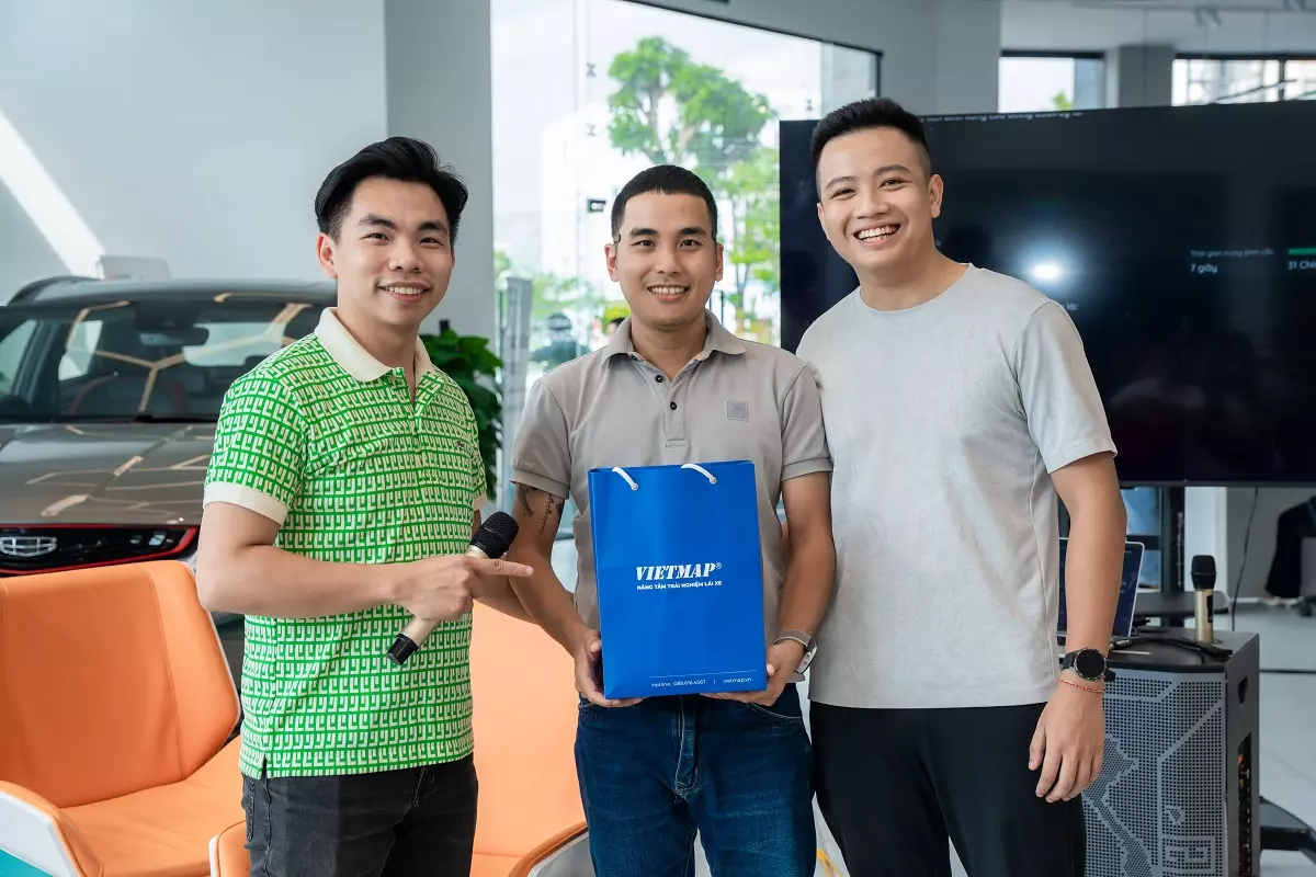 Không khí sôi động tại sự kiện offline cộng đồng mê xe tại Geely Hải Phòng5.