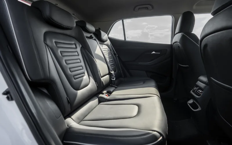 hyundai-creta-n-line-2025-11-png Hàng ghế dành cho hành khách rộng rãi trên N-Line 2025