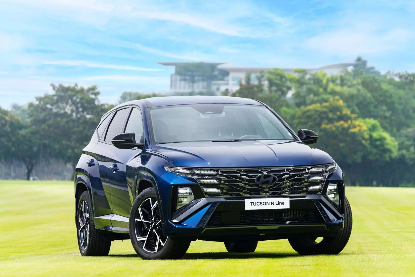 Hyundai Tucson N Line sở hữu bộ bodykit thể thao toàn diện.