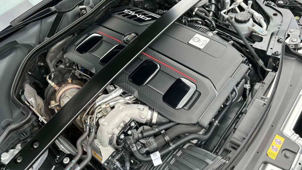 image-placeholder-title Mercedes-AMG C63 engine bay