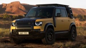 Land Rover Defender 110 Trophy Edition - front