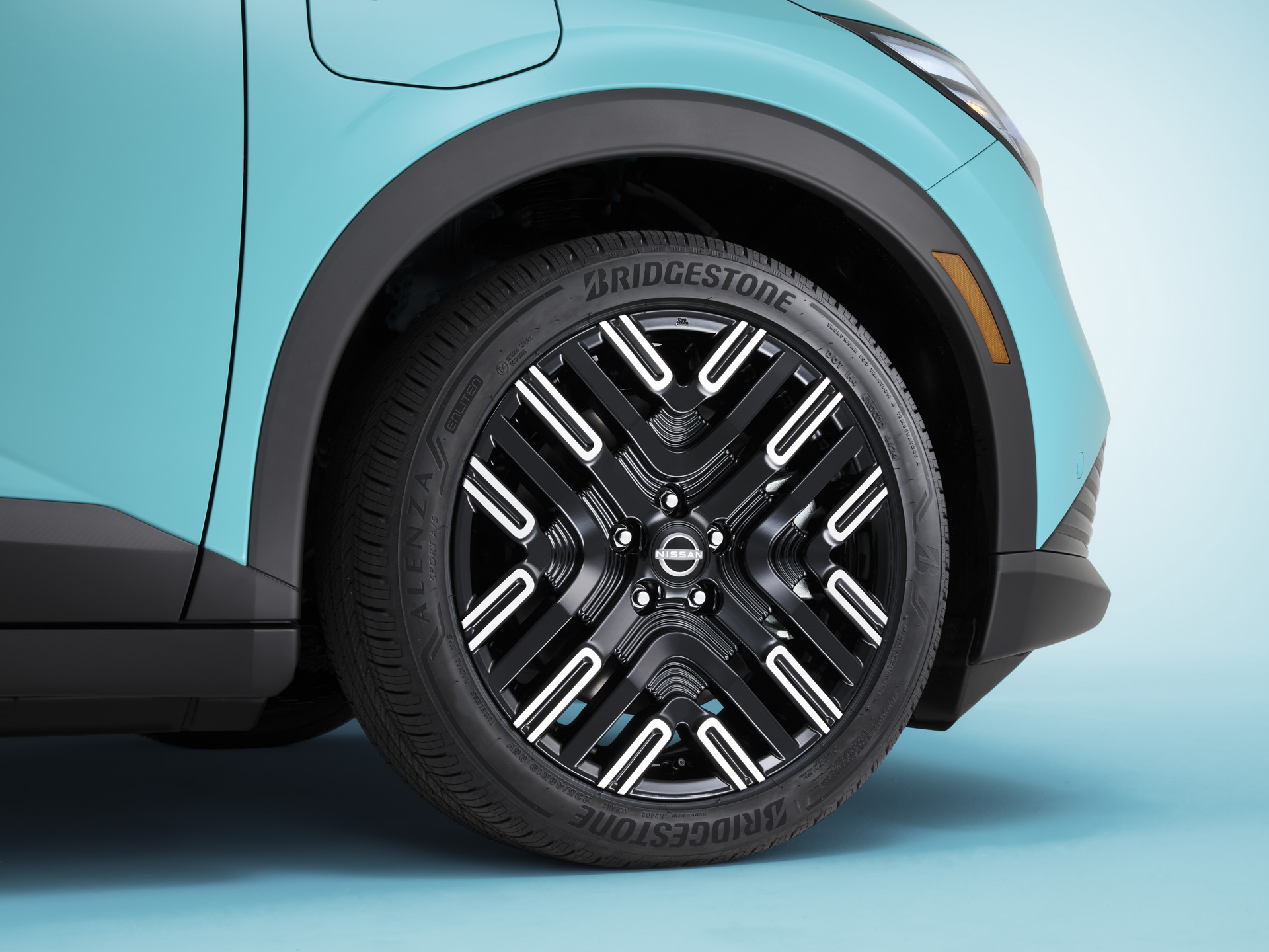leaf-e-250308_all-new_nissan_leaf_studio_pictures_15 2026 Nissan Leaf wheel detail.