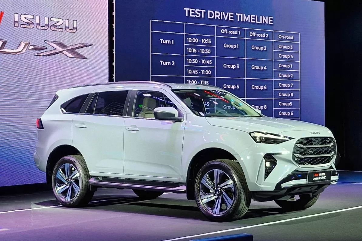 xe Isuzu mu-X 2025: An toàn.