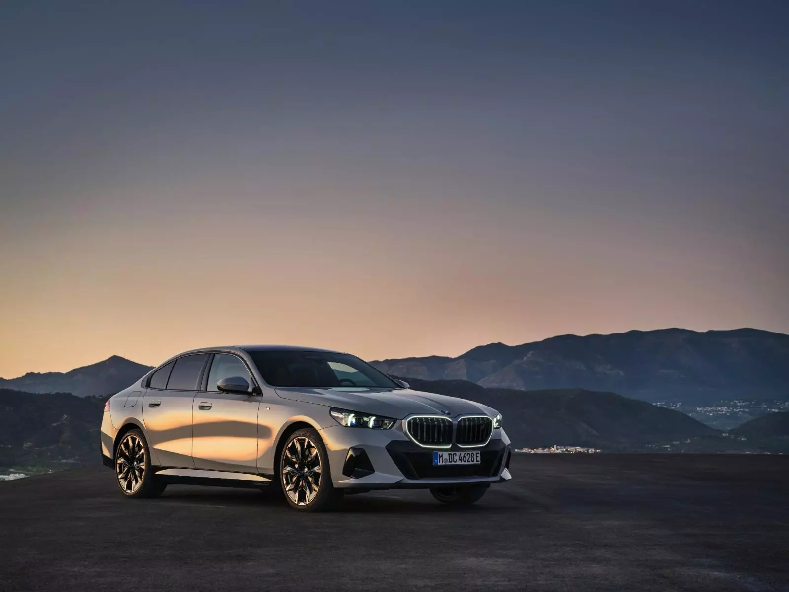BMW 5 Series thế hệ mới tại Việt Nam.