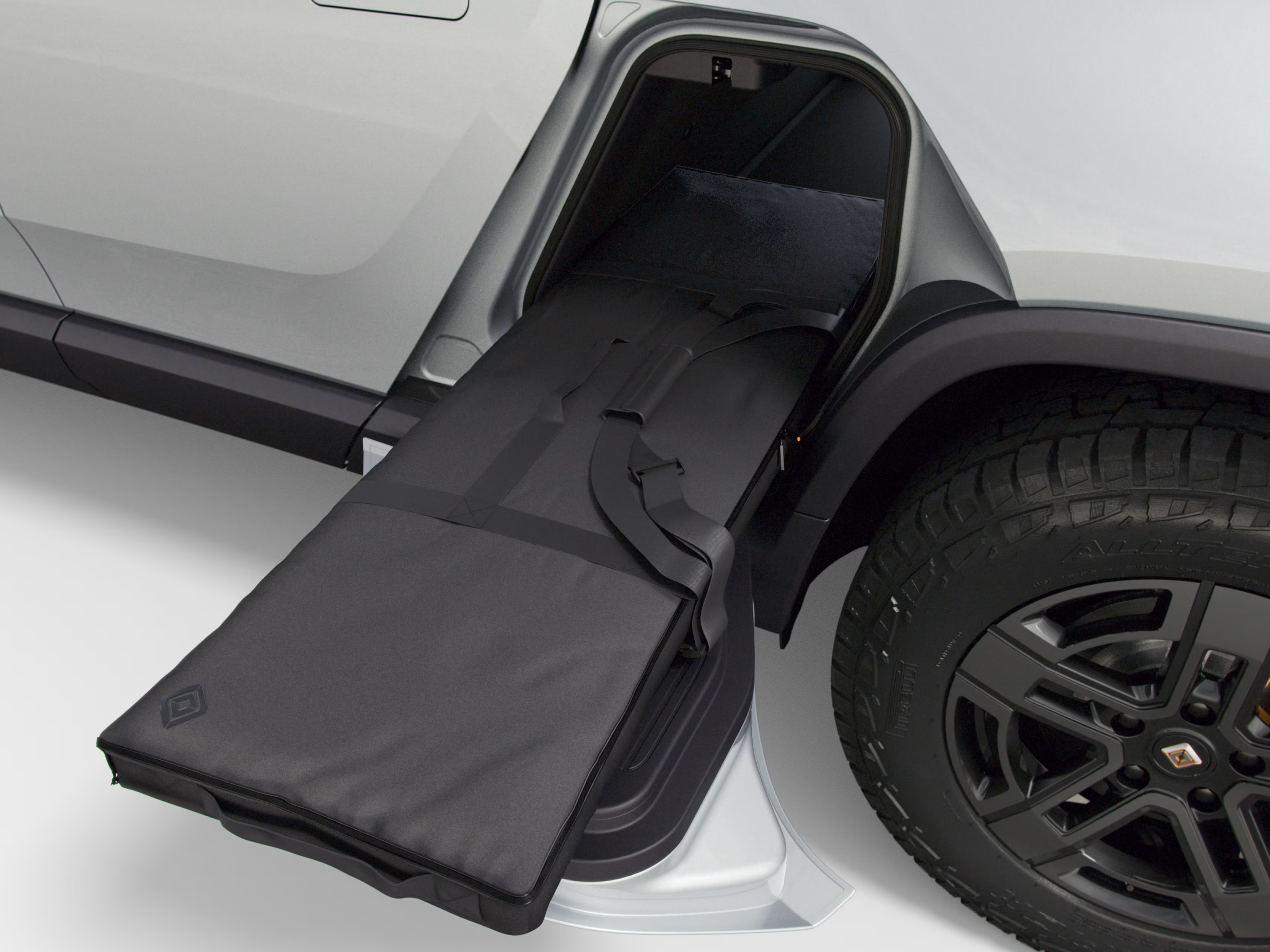 riv4 Rivian R1T tonneau cover.