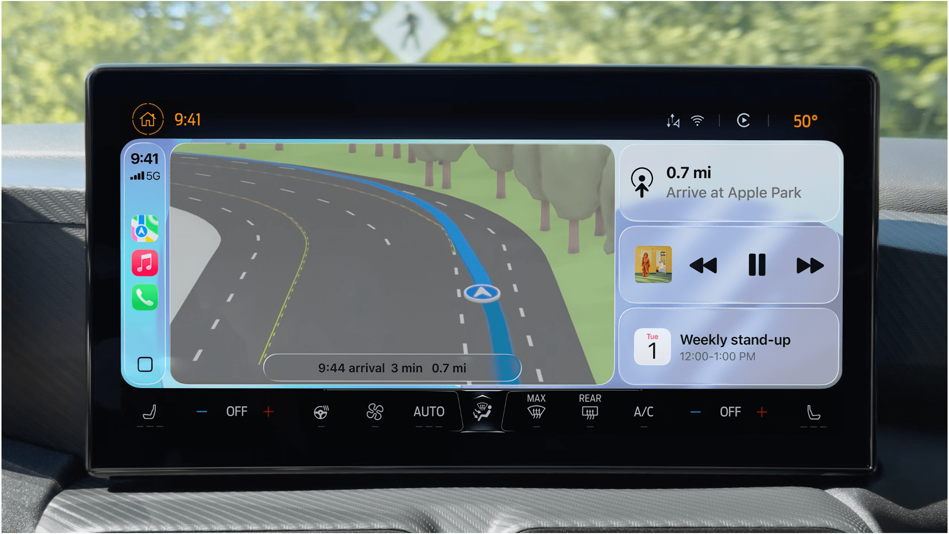 Apple CarPlay in iOS 26