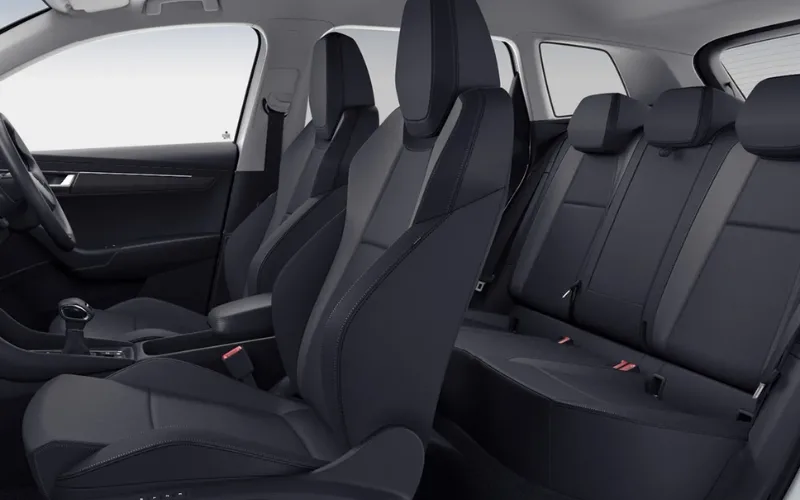 skoda-karoq-2025-10-png Các hàng ghế đều rộng rãi và thoải mái