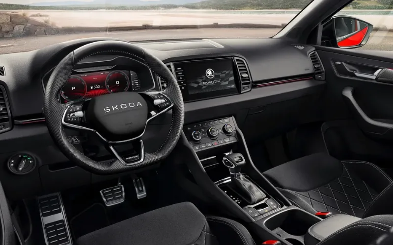 skoda-karoq-2025-9-png Khoang cabin của Skoda Karoq 2025 tràn ngập công nghệ