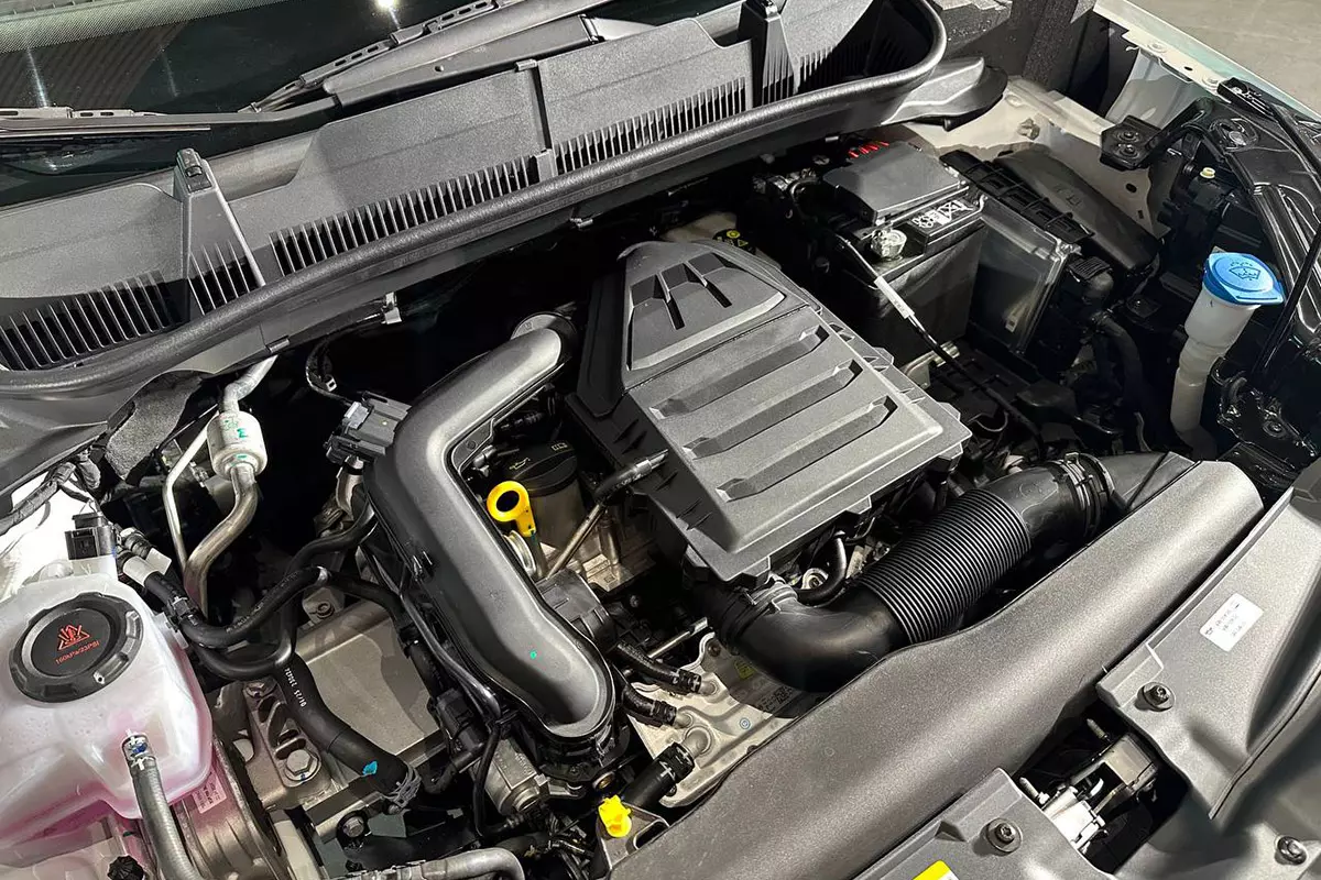 Skoda Kushaq sử dụng động cơ 1.0L tăng áp, sản sinh công suất 115 PS và mô-men xoắn 178 Nm. 1