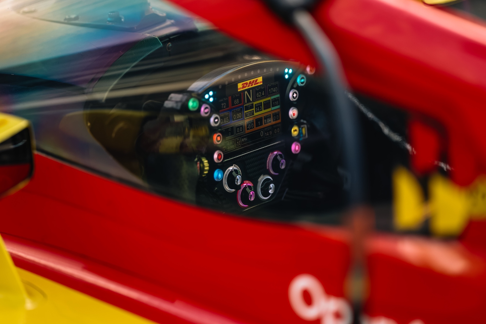 steering-wheel-photo-by_-joe-skibinski_large-image-without-watermark_m124569