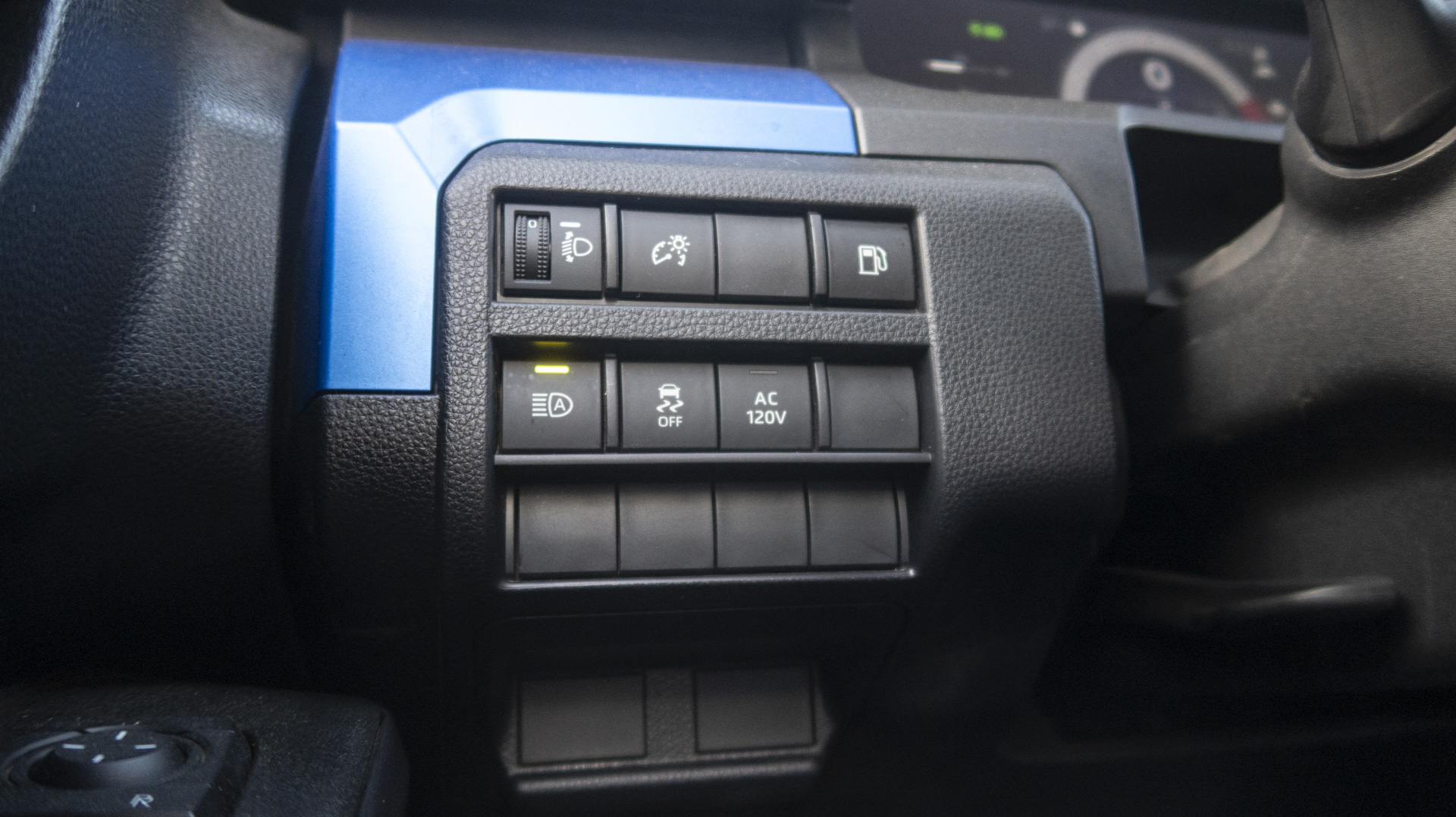 toyota-4runner-6g-thedrive-img_8042 2025 Toyota 4Runner TRD Sport driver aux buttons