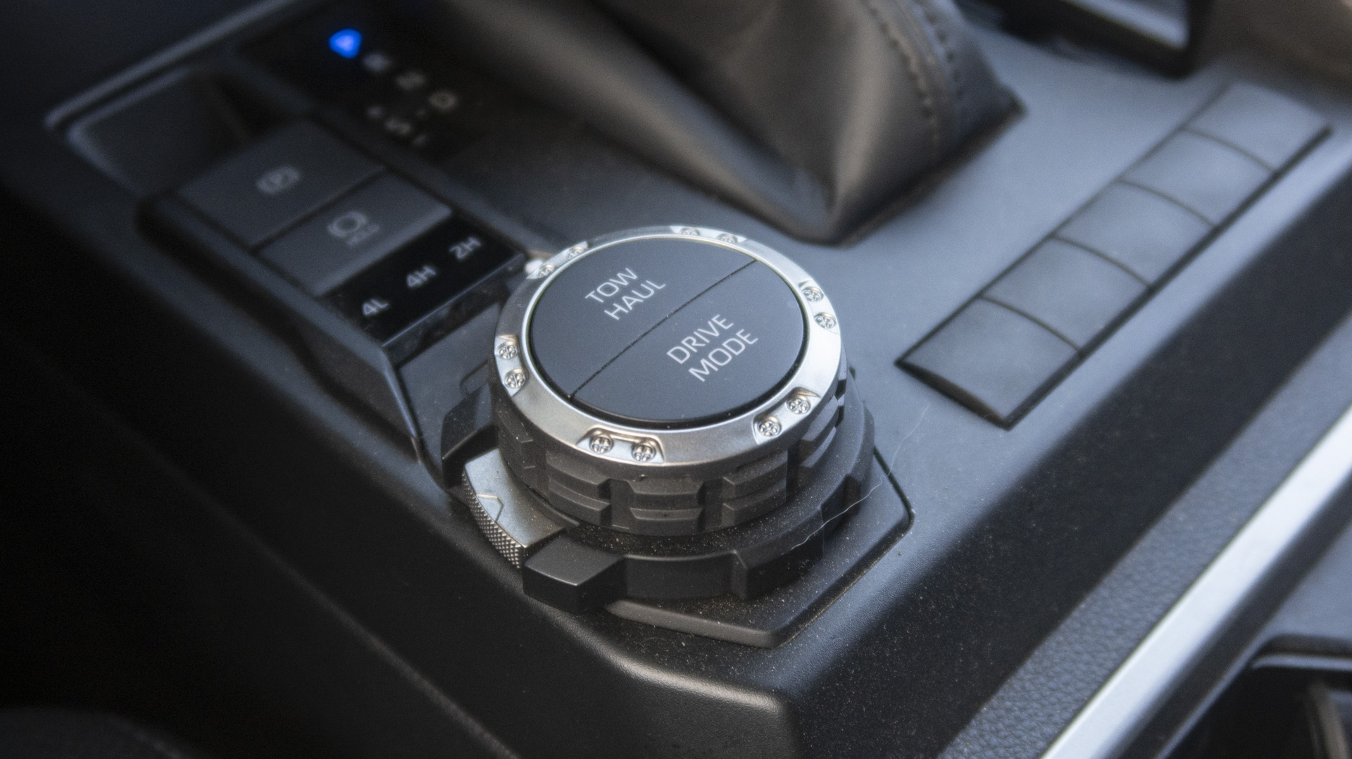 toyota-4runner-6g-thedrive-img_8043 2025 Toyota 4Runner TRD Sport drive mode switch.