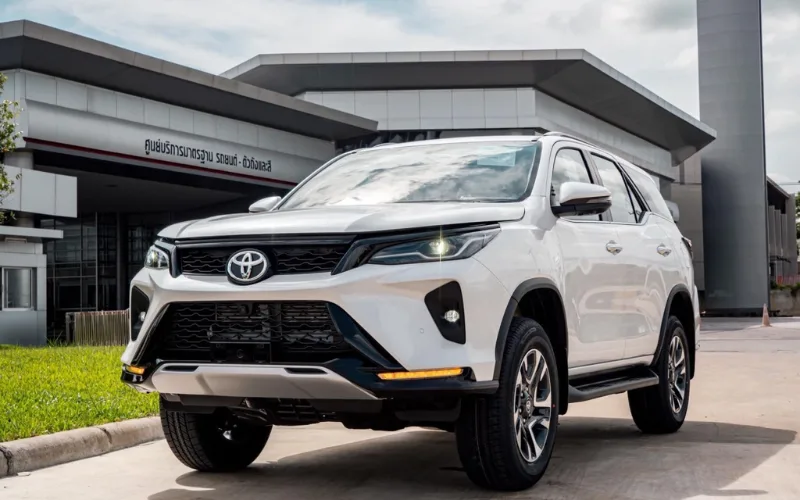 toyota-fortuner-2025-ra-mat-du-kien-co-them-ban-hybrid-khi-ve-viet-nam-4-png Hiện tại, chưa có thông tin chính thức về việc Toyota Fortuner hybrid sẽ được phân phối tại thị trường Việt Nam