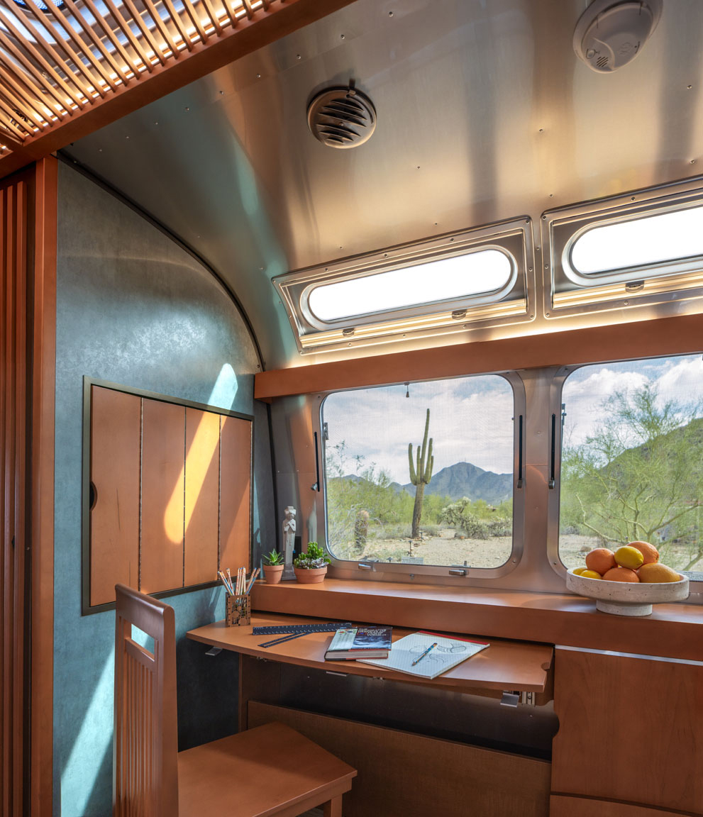 u3 Airstream Frank Lloyd Wright interior images.