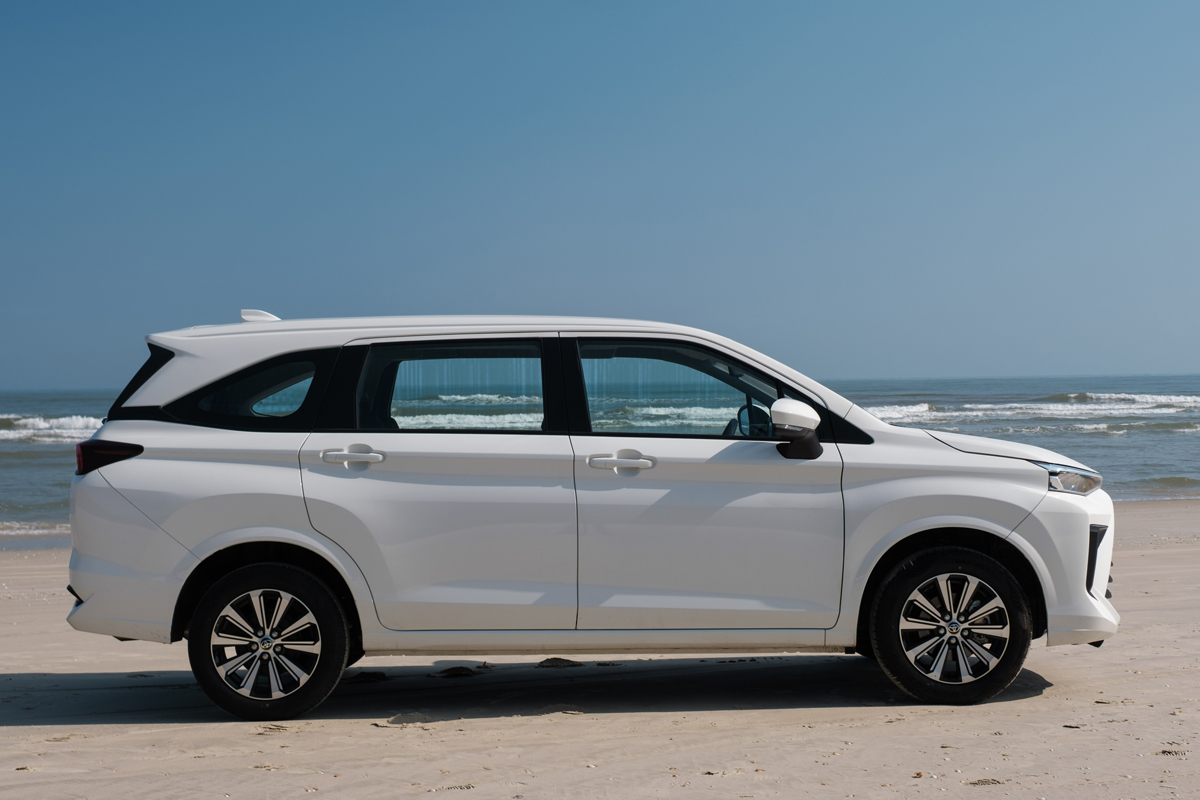 Thân xe Toyota Avanza Premio.